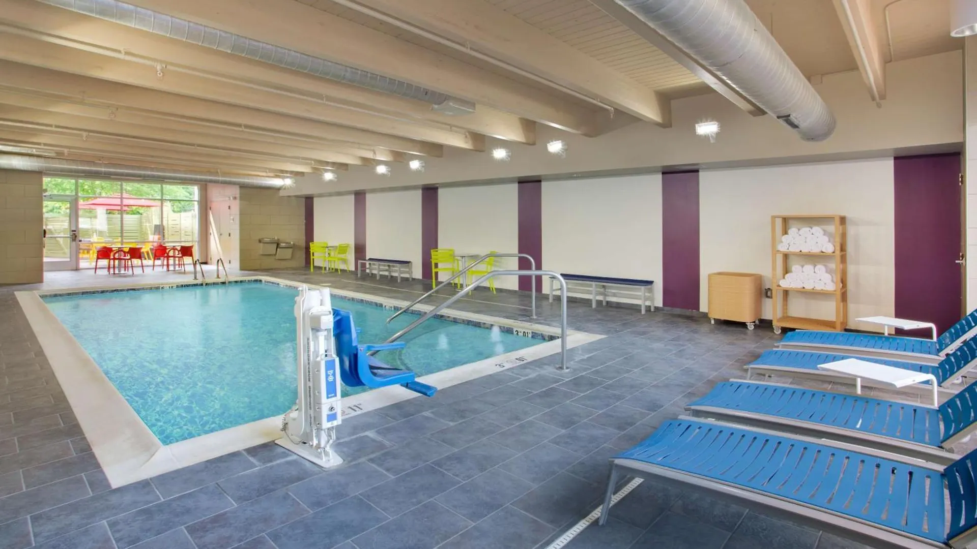 Home2 Suites Charlotte I-77 South 3*,
